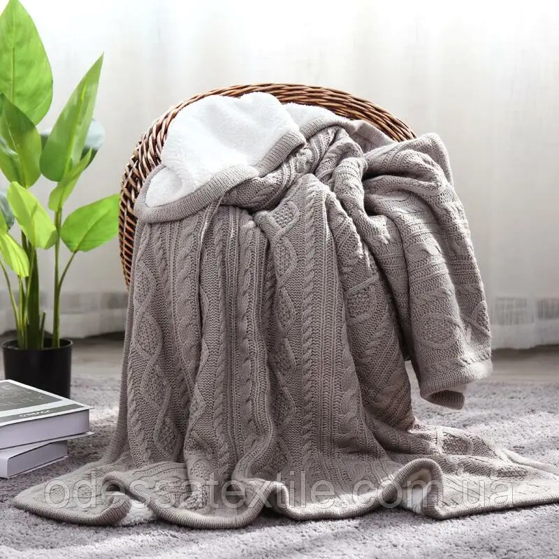 Плед с логотипом как элемент корпоративного стиля 