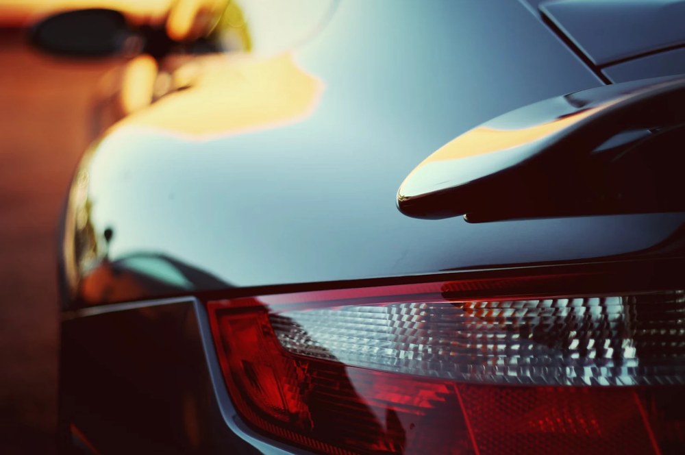 Порівнюємо глянцевий і матовий лак для авто: що краще