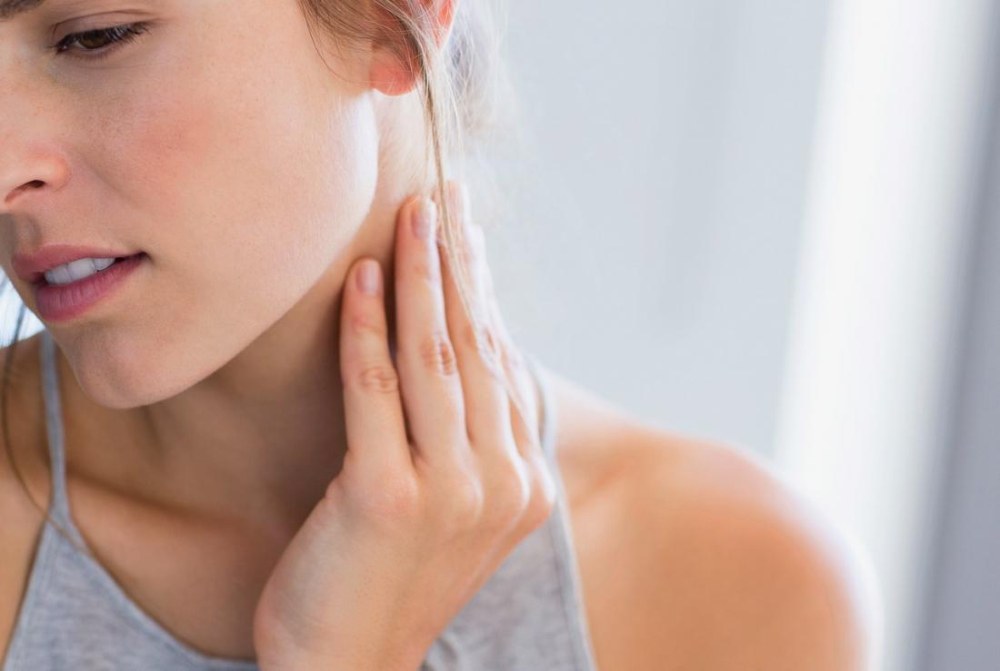 Кіста на шиї – діагностика, ризики та сучасні методи видалення