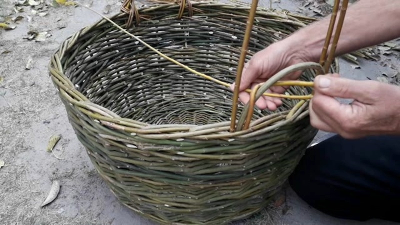 Як сплести кошик з лози своїми руками: покрокова інструкція